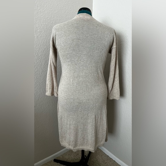 Neiman Marcus Women’s Tan Cardigan size Medium - Picture 2 of 2